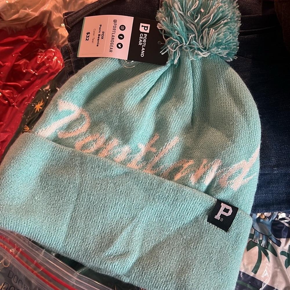 NWT Portland Gear PDX Pom Beanie